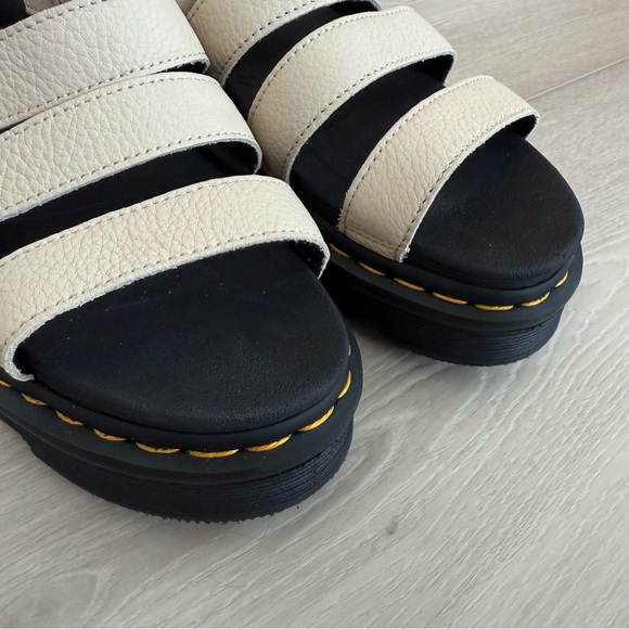 Dr. Martens Blaire Hydro Leather Strap Platform Sandals Parchment Beige Size 9 - Picture 12 of 16